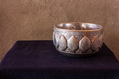 Natürmort gümüş su kase Tay tarzı soğuk su