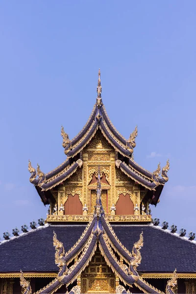 Teakholzkapelle in wat banden, chiangmai thailand — Stockfoto