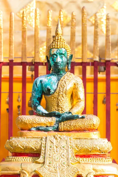 Grüne Buddha-Statue aus Glas, wat phra that doi suthep chiangmai thailand — Stockfoto