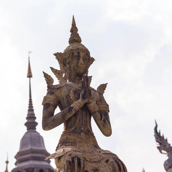 Estátua de anjo tailandês em wat Banden, Chiangmai Tailândia — Fotografia de Stock