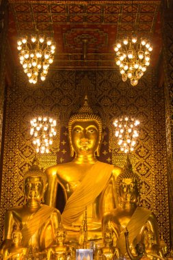 Wat Phra ki Hariphunchai, Lamphun il Buda heykeli