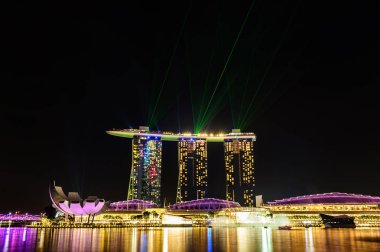 Singapur - 22 Kasım 2016: Marina Bay Sands Resort Hotel n