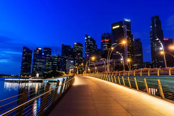 SINGAPUR - 24 DE NOVIEMBRE DE 2016: Paisaje urbano del centro de Singa — Foto de Stock