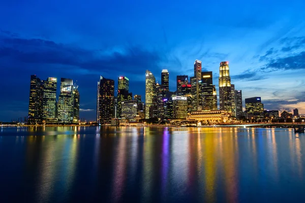 SINGAPUR - 24 DE NOVIEMBRE DE 2016: Paisaje urbano del centro de Singa — Foto de Stock