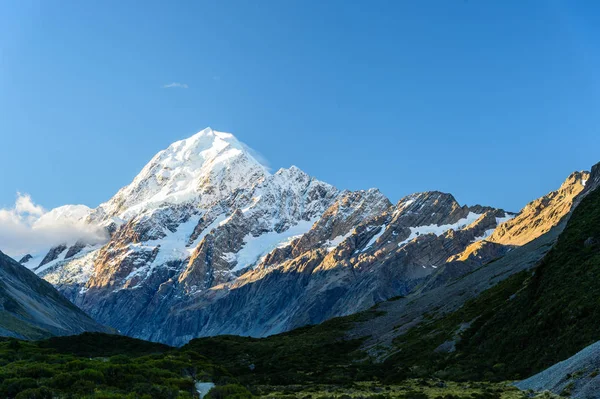 Vista do Monte Cook na trilha do vale de Hooker, NZ — Fotografia de Stock