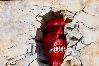 Osaka, Japonya - 6 Şubat 2015: Titan 'a saldırı Universal Stüdyoları Japonya' da başladı ve gerçek boyuttaki heykelin ölçeğini yakaladı / Shingeki no Kyojin