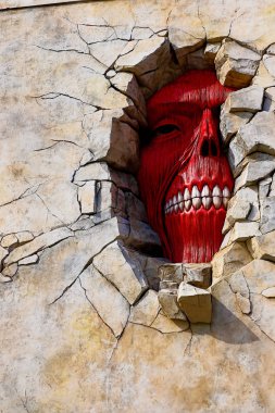 Osaka, Japonya - 6 Şubat 2015: Titan 'a saldırı Universal Stüdyoları Japonya' da başladı ve gerçek boyuttaki heykelin ölçeğini yakaladı / Shingeki no Kyojin