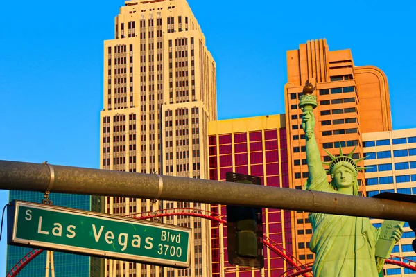 Las Vegas Usa 2018 Las Vegas Verkehrsschild Mit New York — Stockfoto