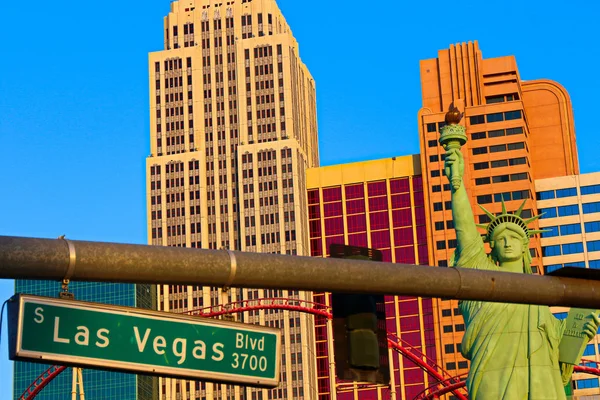 Las Vegas Usa 2018 Las Vegas Verkehrsschild Mit New York — Stockfoto