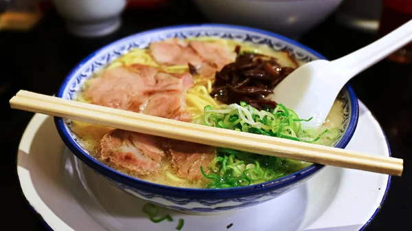 Обкладинка Японського Барбекю Char Siu Pork Ramen Noodles Pork Bone — стокове фото