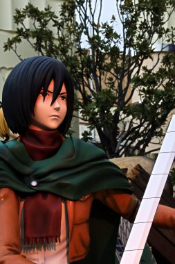 Osaka, Japonya - 20 Ocak 2020: Titan Saldırısı 'ndan Mikasa Ackerman' ın Klon-oid heykeli (Shingeki no Kyojin) / Universal Stüdyoları Japonya 'da Hayatta Kalma yarışı.