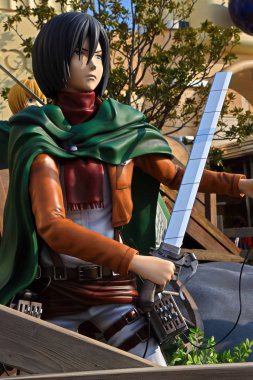 Osaka, Japonya - 20 Ocak 2020: Titan Saldırısı 'ndan Mikasa Ackerman' ın Klon-oid heykeli (Shingeki no Kyojin) / Universal Stüdyoları Japonya 'da Hayatta Kalma yarışı.