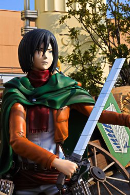 Osaka, Japonya - 20 Ocak 2020: Titan Saldırısı 'ndan Mikasa Ackerman' ın Klon-oid heykeli (Shingeki no Kyojin) / Universal Stüdyoları Japonya 'da Hayatta Kalma yarışı.