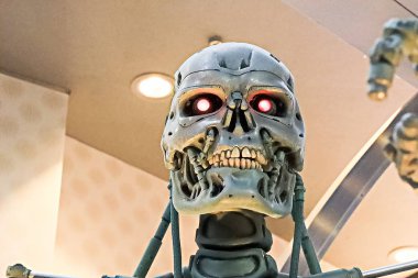 Osaka, Japonya - 20 Ocak 2020: Terminatör 3d 'den T-800 Endoskeleton' un fotoğrafı, Terminatör 6 Dark Fate 