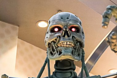 Osaka, Japonya - 20 Ocak 2020: Terminatör 3d 'den T-800 Endoskeleton' un fotoğrafı, Terminatör 6 Dark Fate 