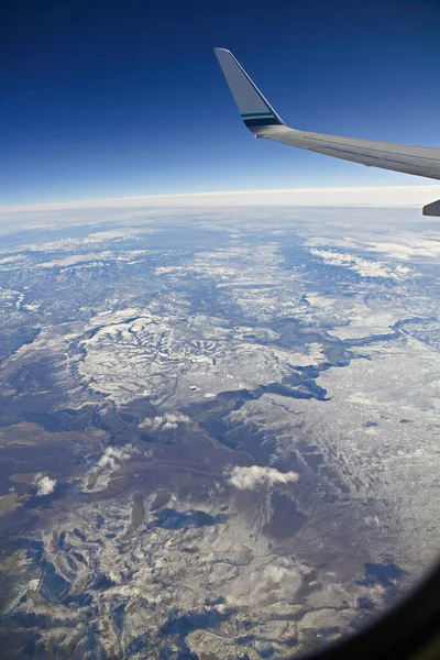 アメリカの統一州 ラスベガスの上の飛行機の窓からの眺め — ストック写真