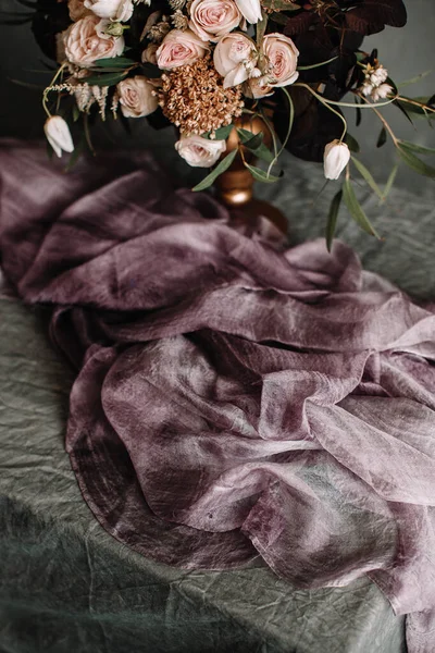 Elegant Och Vacker Blomsterbordet Dekoration Fotografering Med Speciell Duk Bomull — Stockfoto