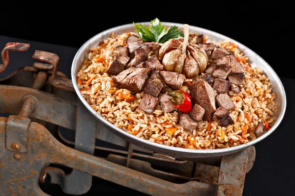 Pilaf Tradițional Greutate Ruginită Bucătăria Uzbecă Naţională Orez Prăjit Carne — Fotografie, imagine de stoc