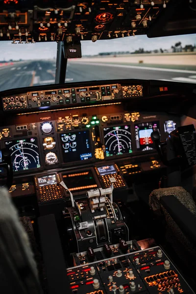 Vista Completa Cockpit Moderno Boeing Aeronaves Antes Decolagem Avião Está — Fotografia de Stock