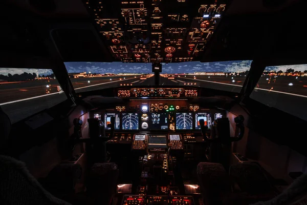 Dramatický Plný Pohled Moderní Letadla Boeing Před Vzletem Letadlo Připraveno — Stock fotografie