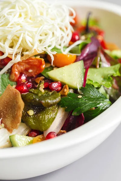 Salada Caseira Com Cobertura Queijo Vegan Comida Orgânica Perfeita Para — Fotografia de Stock