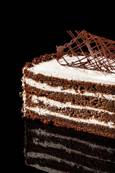 Heerlijke Crème Chocolade Vochtige Taart Met Chocolade Decor Top Suikerwerk — Stockfoto