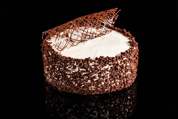 Deliziosa Torta Alla Panna Cioccolato Umido Con Decorazioni Cioccolato Sulla Immagini Stock Royalty Free