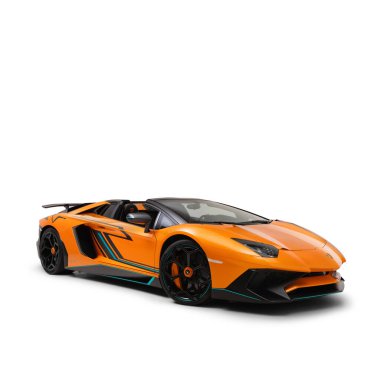 Dubai / BAE - 19 Aralık 2019: Lamborghini Aventador SV Roadster. Novitec hava kiti ve tekerlekler. Tahsilat arabası. Cabrio özel modeli. Süper araba.. 