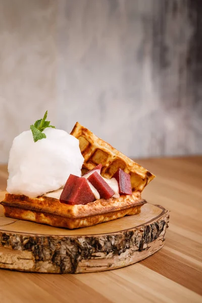 Presentable Plating Belgian Waffle Topped Cotton Candy Sweets Food Photography — Stock Photo, Image