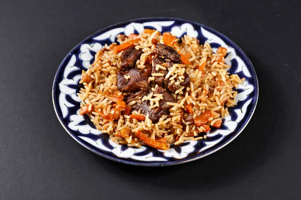 Placă Plov Pilaf Fundal Negru Bucătăria Uzbecă Tradițională — Fotografie, imagine de stoc
