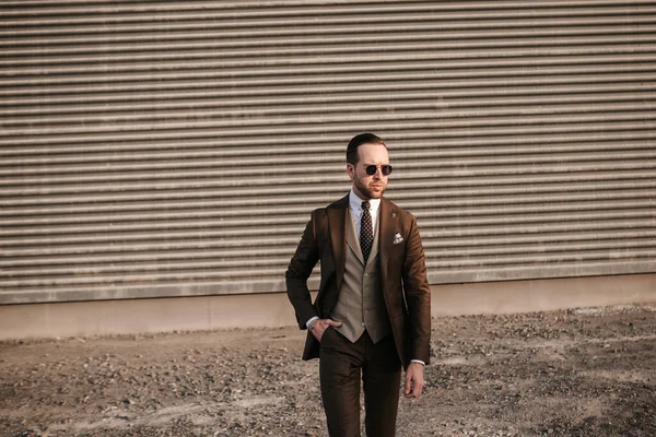 Business Man Brown Suit Tie Wearing Sunglass Daytime Black Wall — Stock Photo, Image