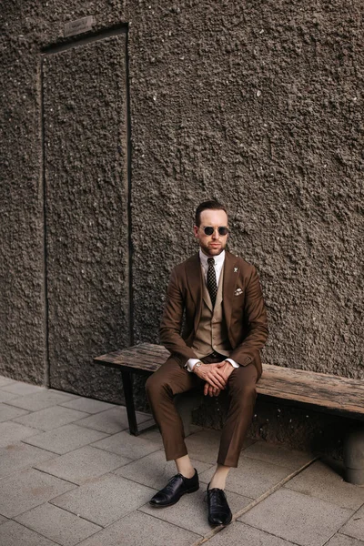 Business Man Brown Suit Tie Wearing Sunglass Daytime Black Wall — Stock Photo, Image