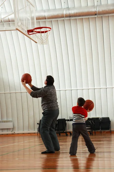 Padre Figlio Giocano Basket — Foto Stock