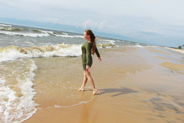 Dívka Písečné Pláži — Stock fotografie
