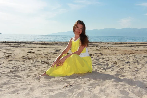 Dívka Písečné Pláži — Stock fotografie