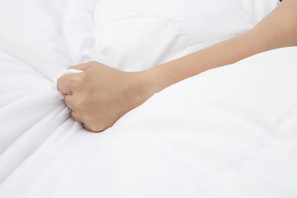 Hand of women pulling white sheets in ecstasy, orgasm. — Stock Photo, Image