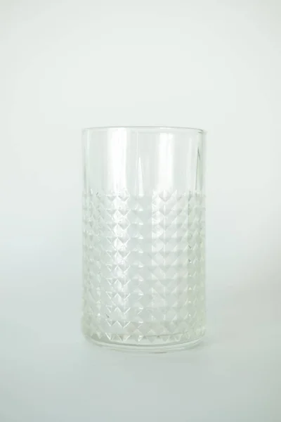 Leeg glas op witte achtergrond — Stockfoto