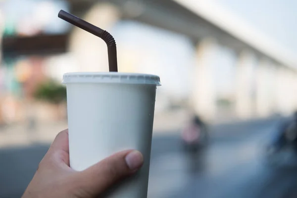White paper cups with drinking straw takeaway drinks — ストック写真