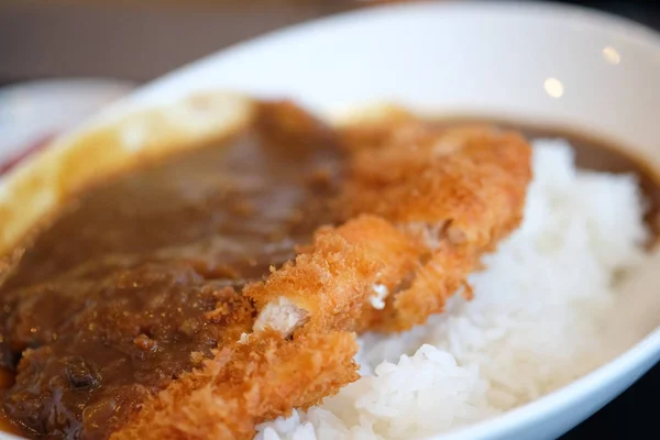 Ris med svinekotelett (Tonkatsu) og karri – stockfoto