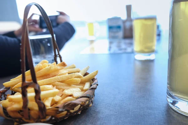 Batatas fritas o lanche fast food final — Fotografia de Stock