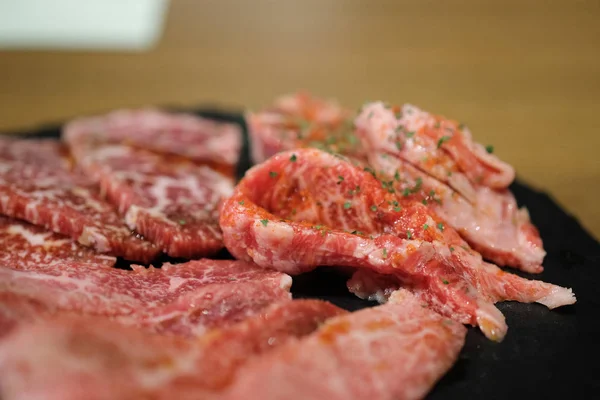 Преміум класу нарізаної японської яловичини. — стокове фото