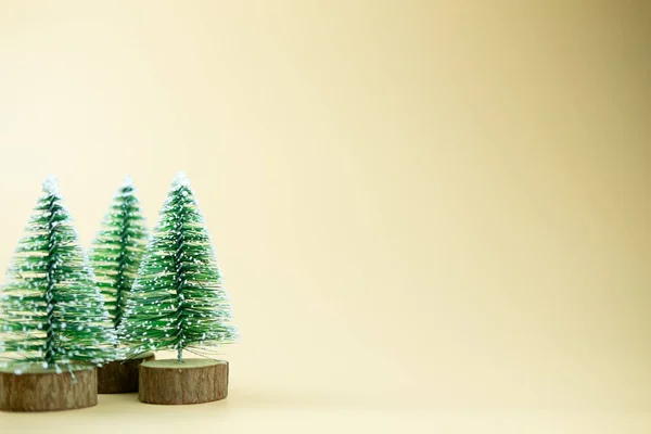 Dekoratif küçük Noel ağaçları — Stok fotoğraf