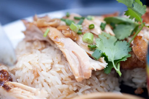 Riso di pollo ainanese o riso di pollo al vapore — Foto Stock