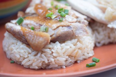 Tavuklu pilav mı yoksa buharda pilav mı?