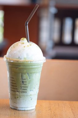 Buzlu yeşil çay ya da kibrit yeşil çay.