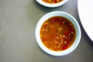 Baharatlı deniz ürünleri sosu.