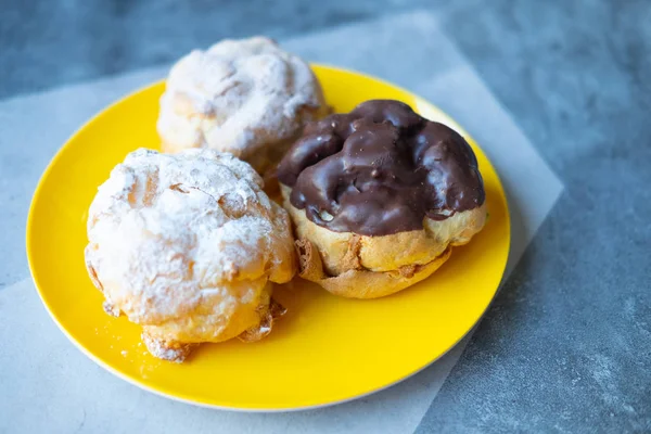 Conjunto de puffs de creme de pastelaria — Fotografia de Stock