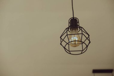 Edison 'un ampulü ve lambası modern tarzda