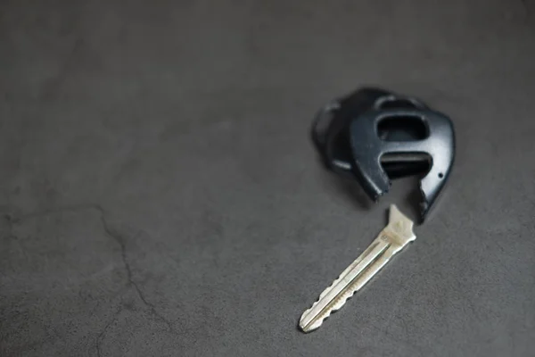 Kirli bozuk veya hasarlı araba uzaktan kumandasını kapat