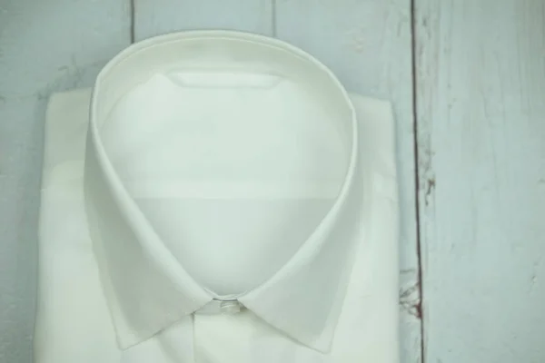 Sluiten van wit formeel shirt — Stockfoto